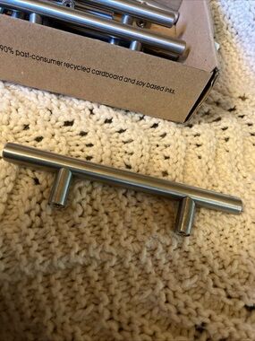 Ravinte  set of 12 drawer pulls with hardware silver / nickel